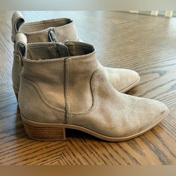 Women’s DOLCE VITA Able suede leather booties- Size 6 - Picture 7 of 9